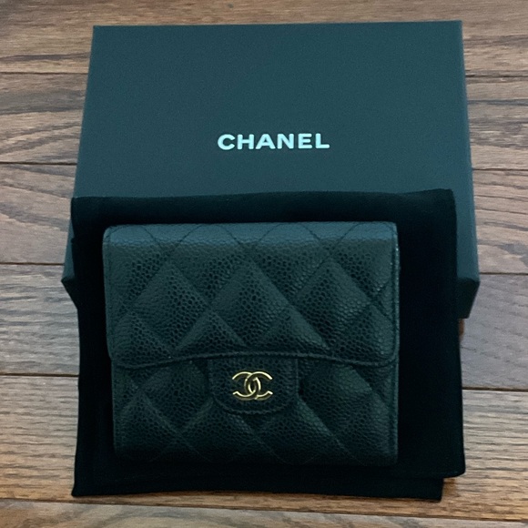 CHANEL Black Caviar Quilted Compact Flap Wallet - Brand New Condition - Picture 1 of 5